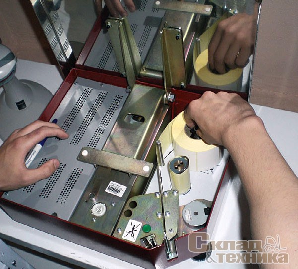 Весы со встроенным термопринтером для печати этикеток