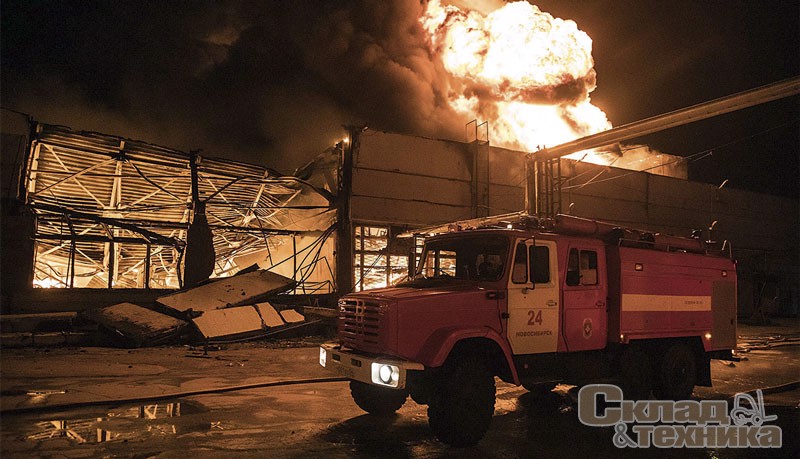 Пожар склада класса D в Советском районе Новосибирска 30 августа 2020 года. Банальный пример самонадеянности не только владельца склада, но и партнёров, доверивших товар на хранение